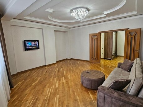 Emerald Palace kompleksində 2 otaqlı yeni tikili mənzil kirayə verilir, 80 m², 999 AZN/ay, şəkil 2 / 12
