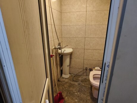 Qara Qarayevdə 1 otaqlı köhnə tikili mənzil kirayə verilir, 25 m², 350 AZN/ay, şəkil 2 / 6