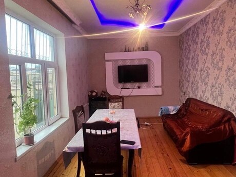 3 otaq · 70 m² · 1/1 mərtəbə, Binəqədi