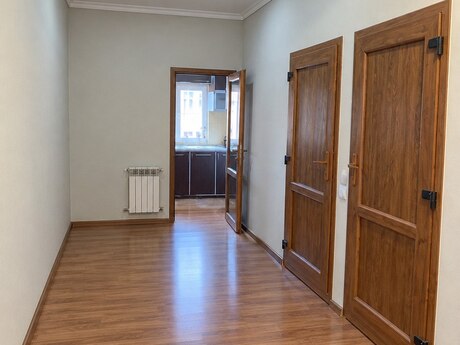 Сдаётся 3-комнатная квартира в старом фонде, 28 May, 100 м², 699 AZN/мес, фото 4 / 7