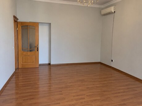 Сдаётся 3-комнатная квартира в старом фонде, 28 May, 100 м², 699 AZN/мес, фото 2 / 7