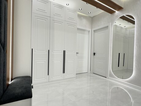 2 otaq · 61 m² · 4/17 mərtəbə, Neapol küç.