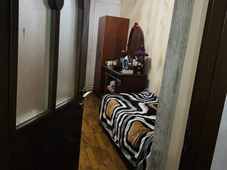28 Mayda 4 otaqlı köhnə tikili mənzil kirayə verilir, 80 m², 250 AZN/ay, şəkil 2 / 12