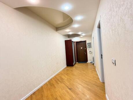 Сдаётся 3-комнатная квартира в новостройке, Şah İsmayıl Xətai, 125 м², 1 300 AZN/мес, фото 5 / 12