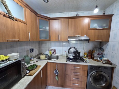 Azadlıq Prospektidə 2 otaqlı köhnə tikili mənzil satılır, 75 m², 175 000 AZN, şəkil 5 / 12