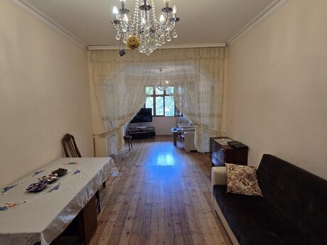Azadlıq Prospektidə 2 otaqlı köhnə tikili mənzil satılır, 75 m², 175 000 AZN, şəkil 2 / 12