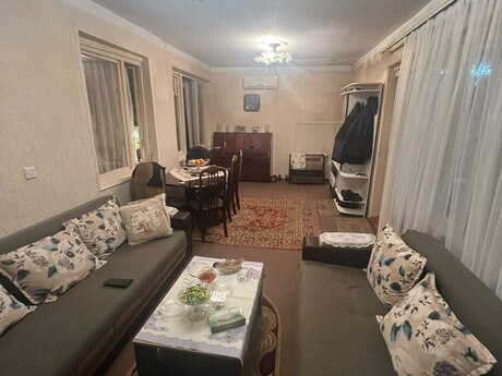 Azadlıq Prospektidə 2 otaqlı köhnə tikili mənzil satılır, 75 m², 160 000 AZN, şəkil 2 / 12