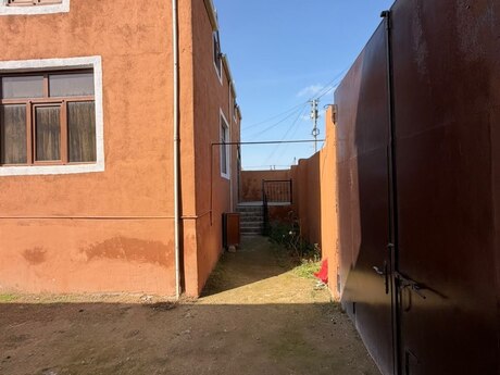 2 rooms · 220 m² · floor 1/1, Zabrat