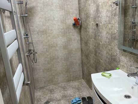 3-room new-build apartment for rent in Elmlər Akademiyası, 100 m², 1 200 AZN/mo, photo 4 / 12