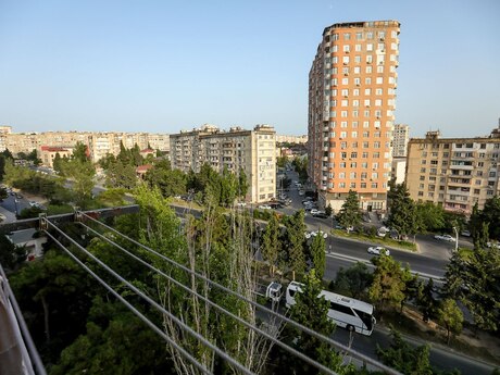 Əhmədlidə 2 otaqlı köhnə tikili mənzil satılır, 63 m², 165 000 AZN, şəkil 2 / 12