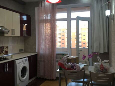 Yeni Bakı kompleksində 2 otaqlı yeni tikili mənzil kirayə verilir, 71 m², 480 AZN/ay, şəkil 3 / 12