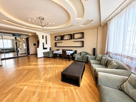 28 Mayda 4 otaqlı yeni tikili mənzil satılır, 156 m², 400 000 AZN, şəkil 3 / 12