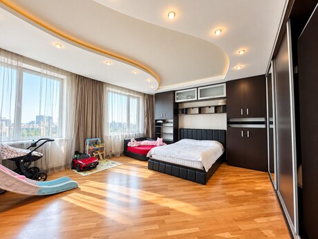 28 Mayda 4 otaqlı yeni tikili mənzil satılır, 156 m², 400 000 AZN, şəkil 4 / 12