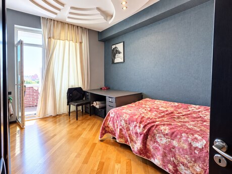28 Mayda 4 otaqlı yeni tikili mənzil satılır, 156 m², 400 000 AZN, şəkil 5 / 12