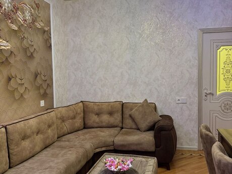 3 otaq · 80 m² · 13/16 mərtəbə, Abşeron
