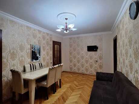 Продаётся 2-комнатная квартира в старом фонде, Elmlər Akademiyası, 50 м², 170 000 AZN, фото 2 / 12