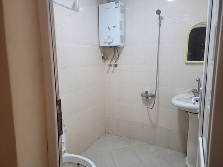 M.Ə.Rəsulzadədə 1 otaqlı həyət evi kirayə verilir, 30 m², 300 AZN/ay, şəkil 2 / 3