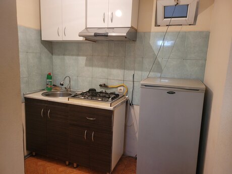 M.Ə.Rəsulzadədə 1 otaqlı həyət evi kirayə verilir, 30 m², 300 AZN/ay, şəkil 3 / 3