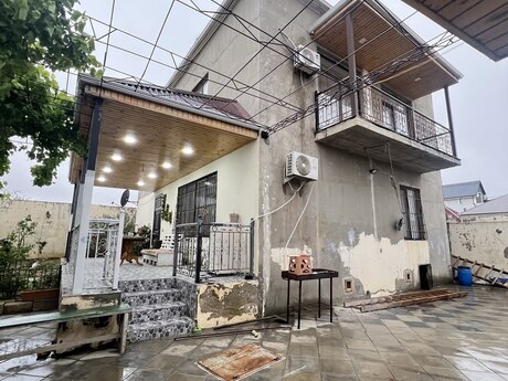 4 rooms · 220 m² · floor 1/1, Saray