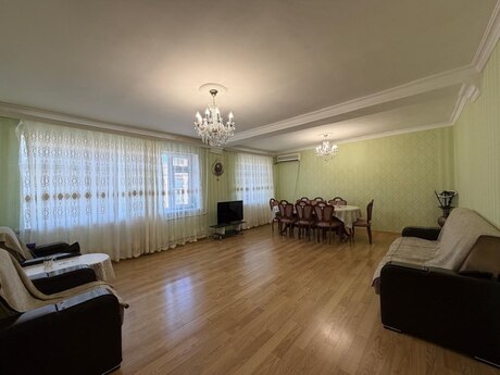 Gənclikdə 4 otaqlı köhnə tikili mənzil satılır, 100 m², 310 000 AZN, şəkil 2 / 12