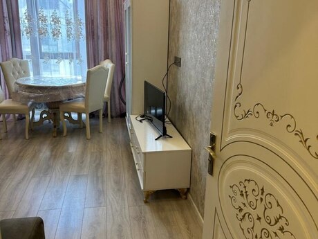 5-ci mikrorayonda 2 otaqlı yeni tikili mənzil kirayə verilir, 75 m², 650 AZN/ay, şəkil 3 / 10