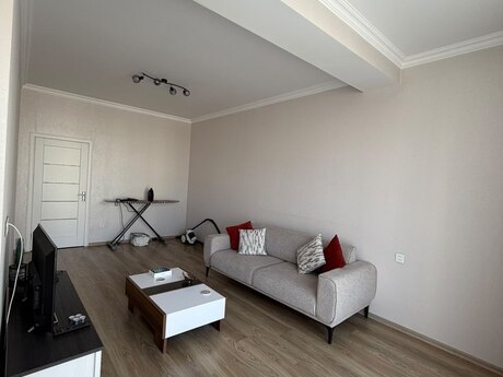 3-room new-build apartment for rent in Azadlıq Residence, 128 m², 1 300 AZN/mo, photo 3 / 12