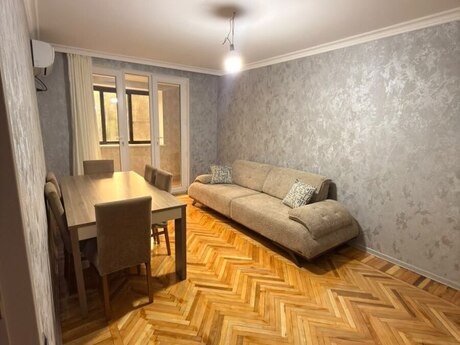 Yasamalda 3 otaqlı köhnə tikili mənzil satılır, 70 m², 270 000 AZN, şəkil 2 / 12