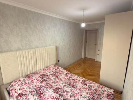 Yasamalda 3 otaqlı köhnə tikili mənzil satılır, 70 m², 270 000 AZN, şəkil 5 / 12