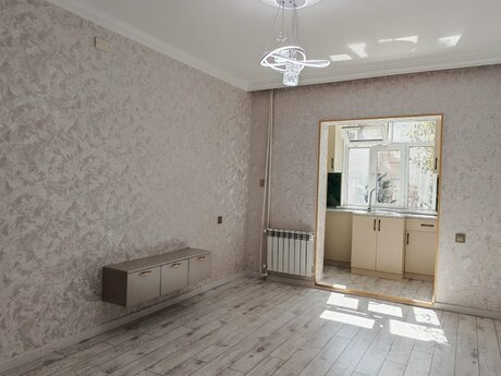 Yeni Günəşlidə 2 otaqlı köhnə tikili mənzil satılır, 35 m², 120 000 AZN, şəkil 2 / 12