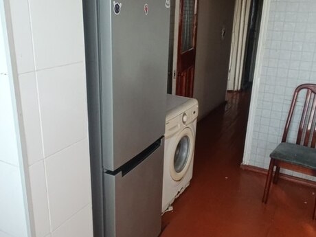 Qara Qarayevdə 2 otaqlı köhnə tikili mənzil kirayə verilir, 80 m², 500 AZN/ay, şəkil 4 / 12