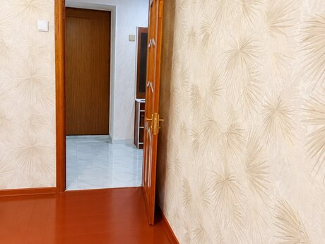 8-ci mikrorayonda 1 otaqlı köhnə tikili mənzil satılır, 38 m², 126 500 AZN, şəkil 2 / 5