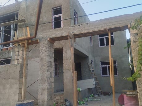 6 otaq · 240 m²