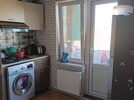 Zabratda 2 otaqlı köhnə tikili mənzil satılır, 51 m², 110 000 AZN, şəkil 3 / 9