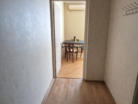 Bakıxanovda 2 otaqlı köhnə tikili mənzil kirayə verilir, 60 m², 550 AZN/ay, şəkil 3 / 8