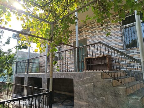Abşeronda 3 otaqlı həyət evi kirayə verilir, 300 m², 500 AZN/ay, şəkil 2 / 12
