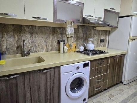 28 Mayda 3 otaqlı köhnə tikili mənzil kirayə verilir, 70 m², 850 AZN/ay, şəkil 4 / 7