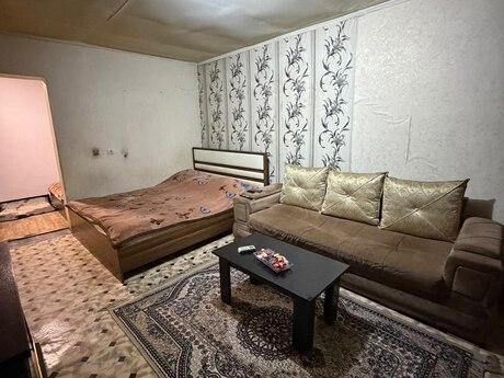 2 otaqlı ev, 60 m², İnşaatçılar, 450 AZN