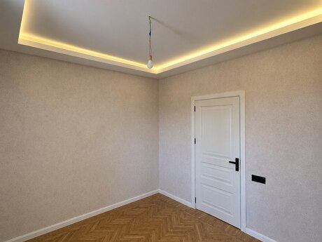 Bakıxanovda 4 otaqlı köhnə tikili mənzil satılır, 80 m², 220 000 AZN, şəkil 4 / 12