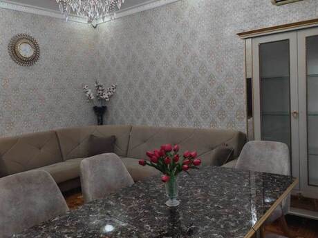 28 Mayda 3 otaqlı köhnə tikili mənzil kirayə verilir, 70 m², 1 000 AZN/ay, şəkil 3 / 12