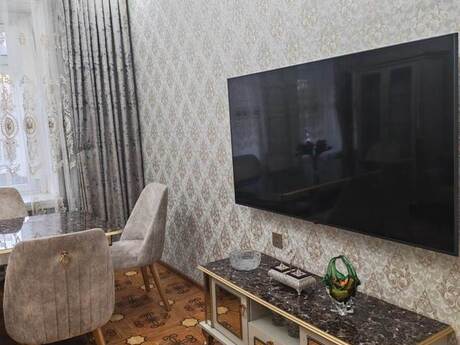 28 Mayda 3 otaqlı köhnə tikili mənzil kirayə verilir, 70 m², 1 000 AZN/ay, şəkil 2 / 12