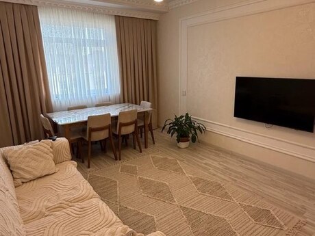 Qurtuluş 93 kompleksində 3 otaqlı yeni tikili mənzil satılır, 100 m², 89 500 AZN, şəkil 2 / 12