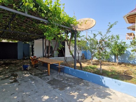 Sarayda 5 otaqlı həyət evi satılır, 220 m², 175 000 AZN, şəkil 2 / 12