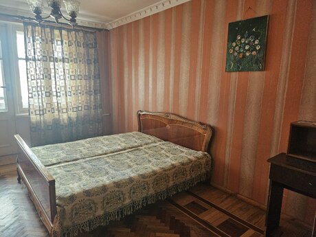 3-room old-build apartment for rent in Elmlər Akademiyası, 65 m², 700 AZN/mo, photo 2 / 6
