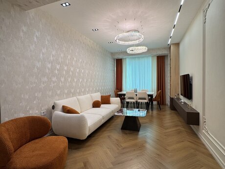 4 otaq · 128 m²