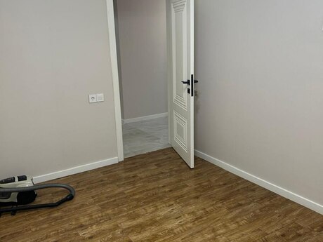 4-room old-build apartment for rent in Xalqlar Dostluğu, 110 m², 800 AZN/mo, photo 5 / 9
