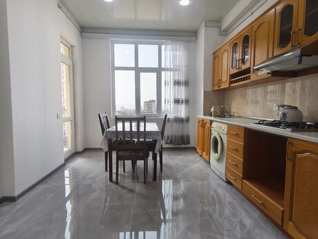 3 otaq · 130 m²