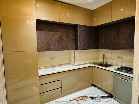 Сдаётся 3-комнатная квартира в новостройке, Gənclik, 90 м², 1 300 AZN/мес, фото 2 / 9