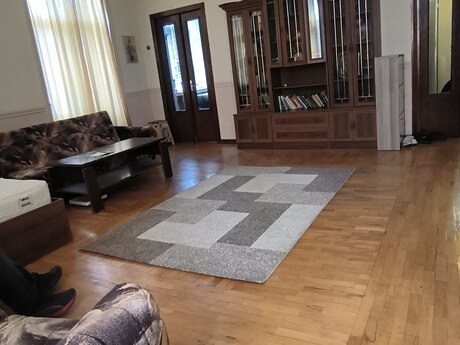 Sahildə 1 otaqlı köhnə tikili mənzil kirayə verilir, 50 m², 660 AZN/ay, şəkil 2 / 12