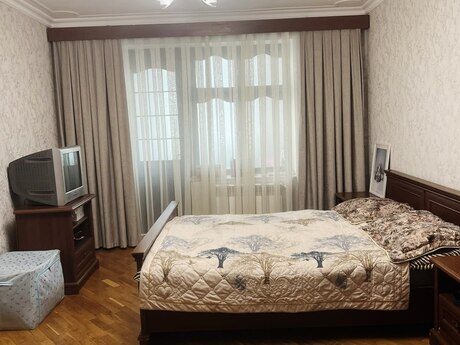 Gənclikdə 3 otaqlı köhnə tikili mənzil satılır, 80 m², 290 000 AZN, şəkil 5 / 12