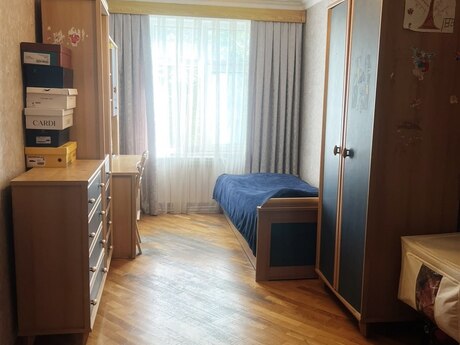 Gənclikdə 3 otaqlı köhnə tikili mənzil satılır, 80 m², 290 000 AZN, şəkil 3 / 12